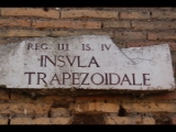 05593 ostia - regio iii - insula iv - caseggiato trapezoidale (iii,iv,1) - schild.jpg